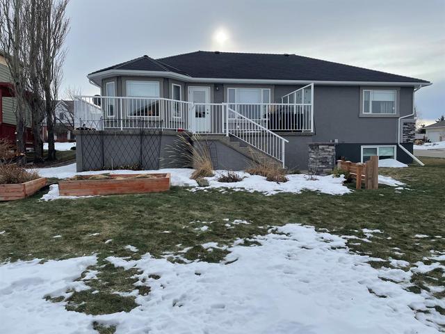 595 8 Avenue W, House detached with 5 bedrooms, 3 bathrooms and 4 parking in Cardston AB | Image 3