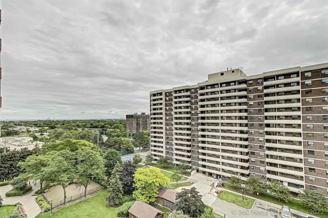 1002 - 5 Lisa St, Condo with 3 bedrooms, 2 bathrooms and 1 parking in Brampton ON | Image 11