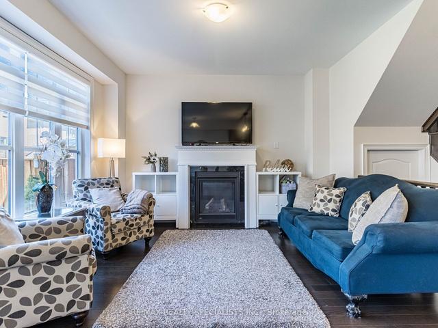 7 Dolobram Tr, House semidetached with 3 bedrooms, 3 bathrooms and 3 parking in Brampton ON | Image 9