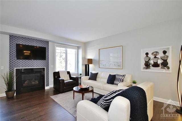 338 Kilspindie Ridge, Townhouse with 3 bedrooms, 4 bathrooms and 2 parking in Ottawa ON | Image 7