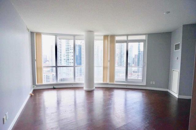 2101 - 218 Queens Quay W, Condo with 2 bedrooms, 2 bathrooms and 1 parking in Toronto ON | Image 25