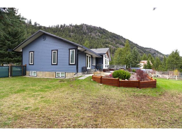 3295 Eagle Ridge Road, House detached with 4 bedrooms, 3 bathrooms and null parking in Kootenay Boundary D BC | Image 40