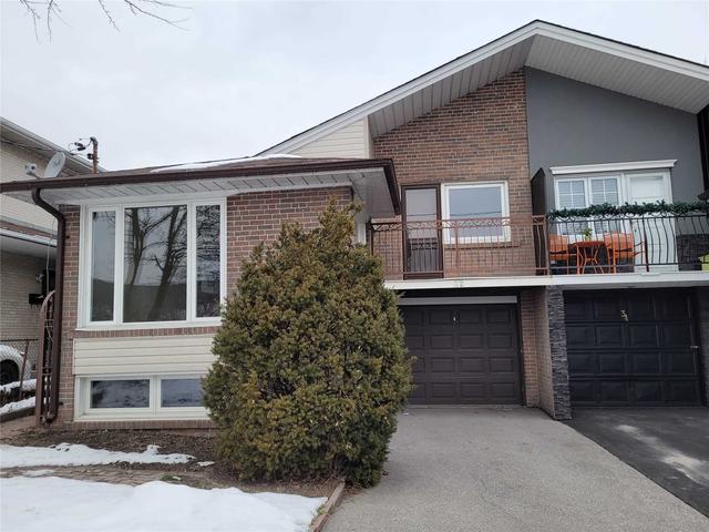 32 Tourmaline Dr, House semidetached with 3 bedrooms, 1 bathrooms and 3 parking in Toronto ON | Image 1