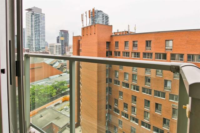 1802 - 8 Park Rd, Condo with 2 bedrooms, 2 bathrooms and 1 parking in Toronto ON | Image 20