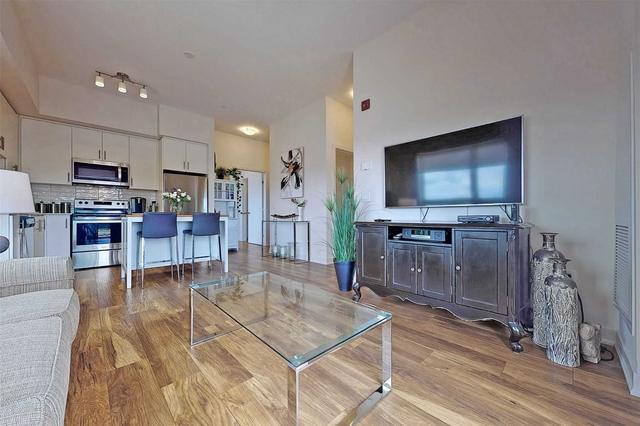ph 604 - 340 Plains Rd E, Condo with 2 bedrooms, 2 bathrooms and 1 parking in Burlington ON | Image 6