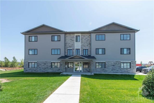 16 - 137 George Street, Condo with 2 bedrooms, 1 bathrooms and 1 parking in Brockville ON | Image 1