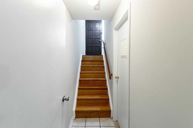 17 Thistle Down Blvd Blvd, Townhouse with 4 bedrooms, 3 bathrooms and 2 parking in Toronto ON | Image 22