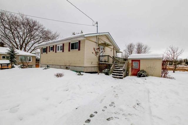 27 Marilyn Cres, House detached with 2 bedrooms, 1 bathrooms and 8 parking in Kawartha Lakes ON | Image 12