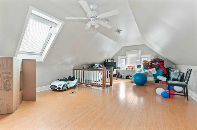 325 Cumberland Ave, House detached with 5 bedrooms, 2 bathrooms and 0 parking in Hamilton ON | Image 5