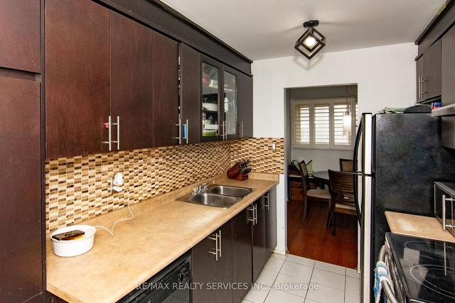 65 - 1 Gloucester Pl, Townhouse with 3 bedrooms, 4 bathrooms and 2 parking in Brampton ON | Image 4