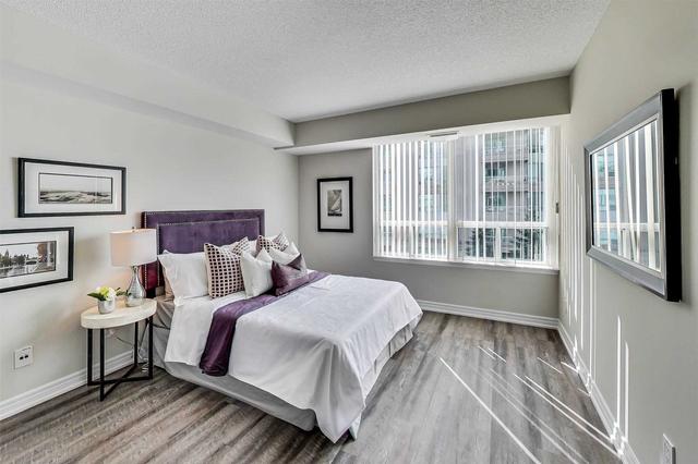 404 - 2 Covington Rd, Condo with 2 bedrooms, 2 bathrooms and 1 parking in Toronto ON | Image 4