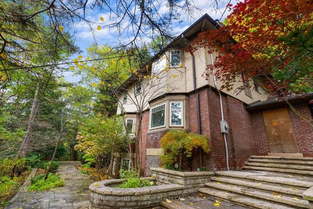 56 Roxborough Dr, House detached with 4 bedrooms, 3 bathrooms and 2 parking in Toronto ON | Image 1