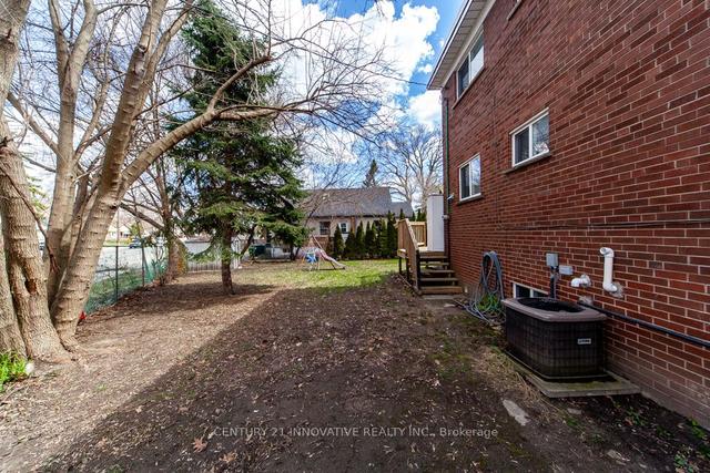 135 Queensbury. Ave, House detached with 3 bedrooms, 3 bathrooms and 3 parking in Toronto ON | Image 18