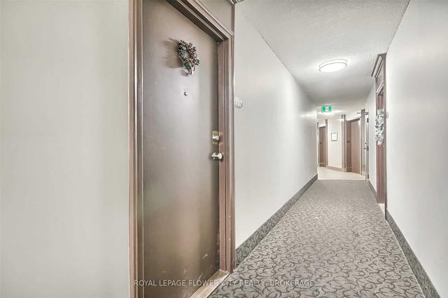 1707 - 530 Lolita Gdns, Condo with 3 bedrooms, 1 bathrooms and 1 parking in Mississauga ON | Image 26