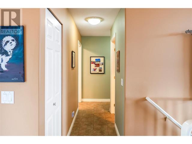 2279 Selkirk Drive, House detached with 3 bedrooms, 3 bathrooms and 2 parking in Kelowna BC | Image 15