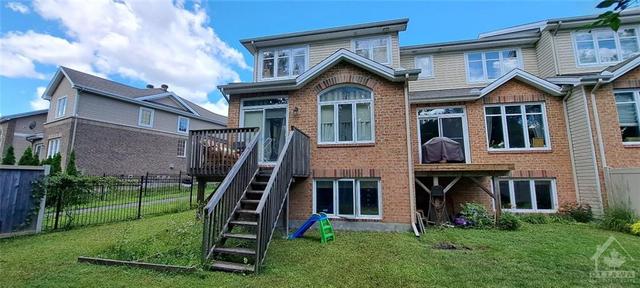 210 Stedman Street, Townhouse with 3 bedrooms, 3 bathrooms and 2 parking in Ottawa ON | Image 13