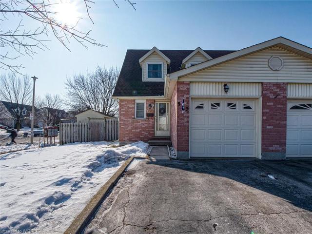 955 Elgin St N Street, House semidetached with 3 bedrooms, 1 bathrooms and 3 parking in Cambridge ON | Image 1
