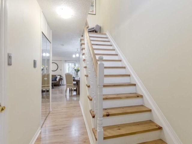 11 Dawson Cres, Townhouse with 3 bedrooms, 3 bathrooms and 2 parking in Brampton ON | Image 11