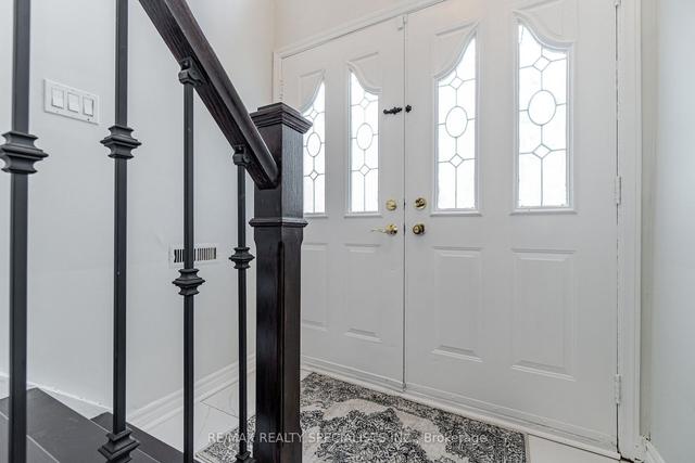 137 Ardwick Blvd, House semidetached with 3 bedrooms, 3 bathrooms and 2 parking in Toronto ON | Image 27