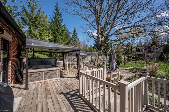97 Baseline Road E, House detached with 4 bedrooms, 2 bathrooms and 7 parking in London ON | Image 26
