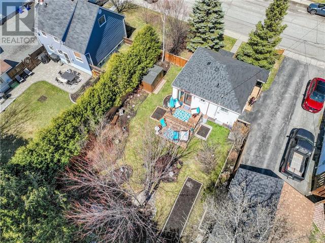 209 Third Avenue, House detached with 2 bedrooms, 1 bathrooms and null parking in Greater Sudbury ON | Image 3