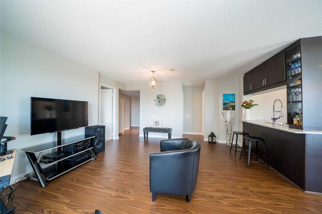 908 - 25 Town Centre Crt, Condo with 2 bedrooms, 2 bathrooms and 1 parking in Toronto ON | Image 2