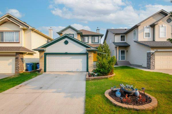 235 Cranfield Greens Se, House detached with 3 bedrooms, 3 bathrooms and 2 parking in Calgary AB | Image 1