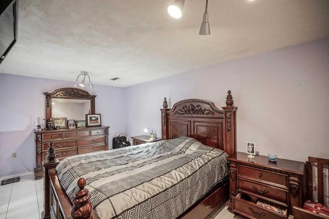 2 Ollerton Dr, House detached with 4 bedrooms, 2 bathrooms and 6 parking in Toronto ON | Image 29