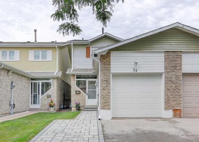 74 Rakewood Cres, House semidetached with 3 bedrooms, 4 bathrooms and 3 parking in Toronto ON | Image 1