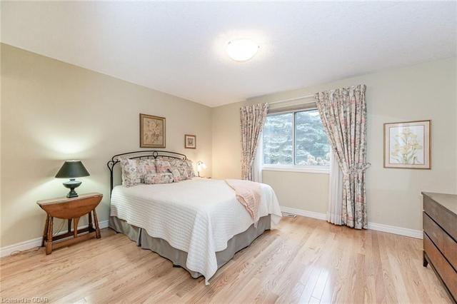 61 Parkside Drive, House detached with 3 bedrooms, 2 bathrooms and 4 parking in Guelph ON | Image 9
