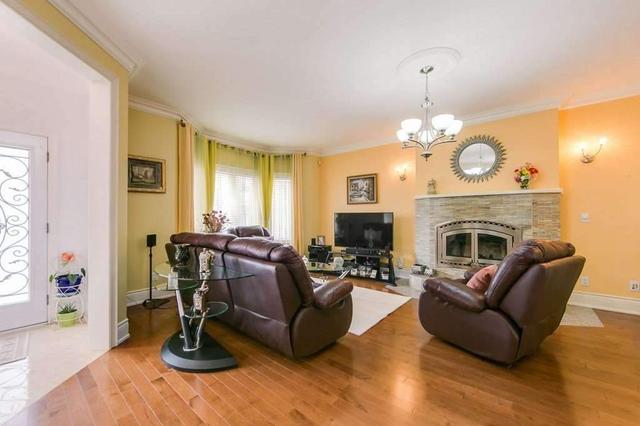 875 St Clarens Ave, House detached with 3 bedrooms, 5 bathrooms and 4 parking in Toronto ON | Image 36