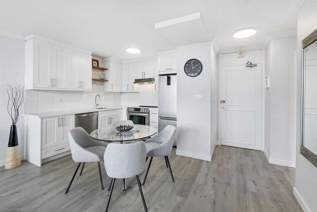 1612 - 40 Homewood Ave, Condo with 1 bedrooms, 1 bathrooms and 1 parking in Toronto ON | Card Image