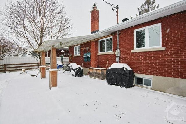 32 Epworth Avenue, House detached with 3 bedrooms, 2 bathrooms and 4 parking in Ottawa ON | Image 26