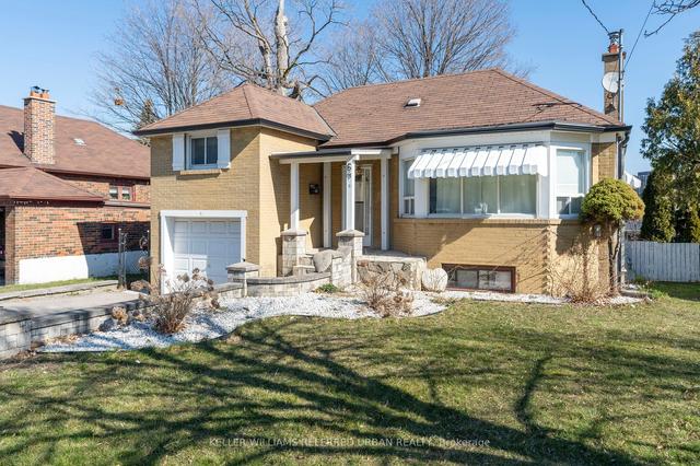 64 Pelmo Cres, House detached with 2 bedrooms, 2 bathrooms and 4 parking in Toronto ON | Image 12