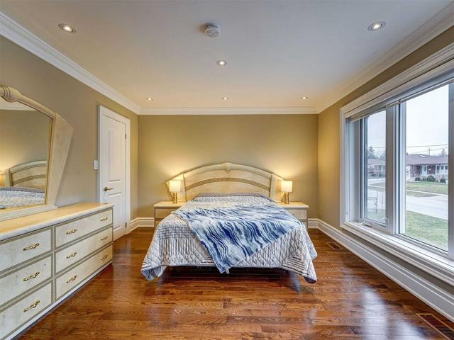 59 Gatesgill Cres, House detached with 4 bedrooms, 3 bathrooms and 6 parking in Toronto ON | Image 8