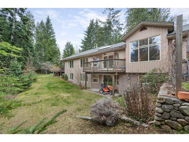 2286 Annable Road, House detached with 4 bedrooms, 3 bathrooms and null parking in Central Kootenay F BC | Image 2