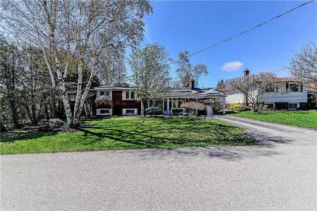 1080 Manorwood Dr, House detached with 3 bedrooms, 2 bathrooms and 4 parking in Burlington ON | Image 1