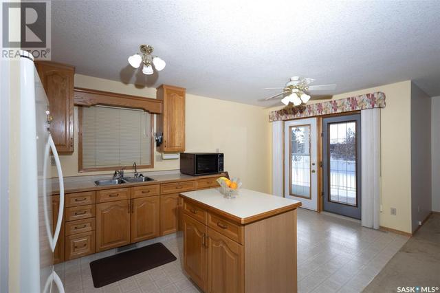3768 Queens Gate, House detached with 2 bedrooms, 2 bathrooms and null parking in Regina SK | Image 12