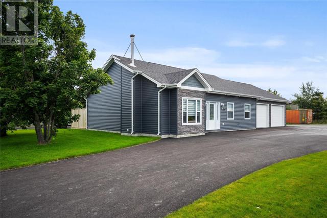 216 St Thomas Line, House detached with 2 bedrooms, 2 bathrooms and null parking in Paradise NL | Image 1