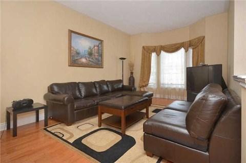 25 Hugo Rd, House detached with 3 bedrooms, 3 bathrooms and 2 parking in Brampton ON | Image 3