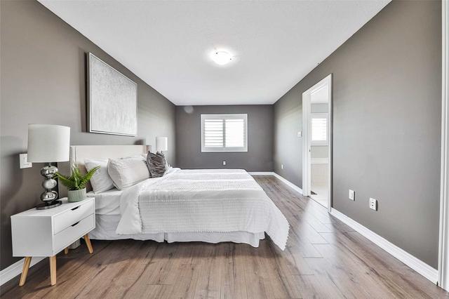 24 Heaven Cres, House attached with 3 bedrooms, 4 bathrooms and 3 parking in Milton ON | Image 11