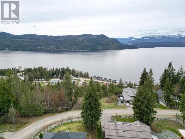 5271 Meadow Creek Crescent, House detached with 3 bedrooms, 2 bathrooms and 4 parking in Columbia Shuswap F BC | Image 44