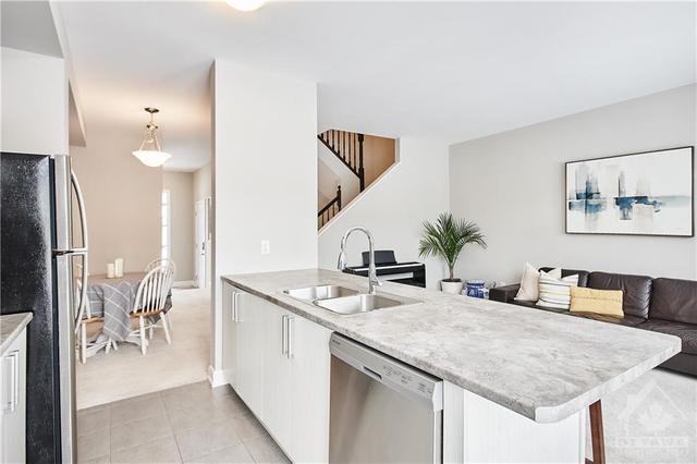 66 Damselfish Walk, Townhouse with 3 bedrooms, 3 bathrooms and 3 parking in Ottawa ON | Image 14