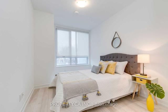 76 Lanark Ave, Townhouse with 2 bedrooms, 4 bathrooms and 1 parking in Toronto ON | Image 8