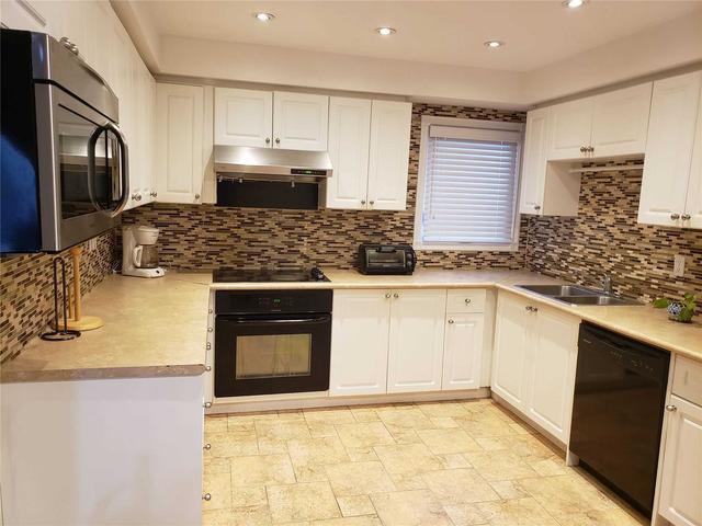 26 Colleen St, House detached with 4 bedrooms, 5 bathrooms and 4 parking in Vaughan ON | Image 17