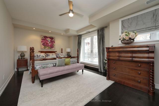 th 5 - 21 Burkebrook Pl, Townhouse with 3 bedrooms, 3 bathrooms and 2 parking in Toronto ON | Image 2