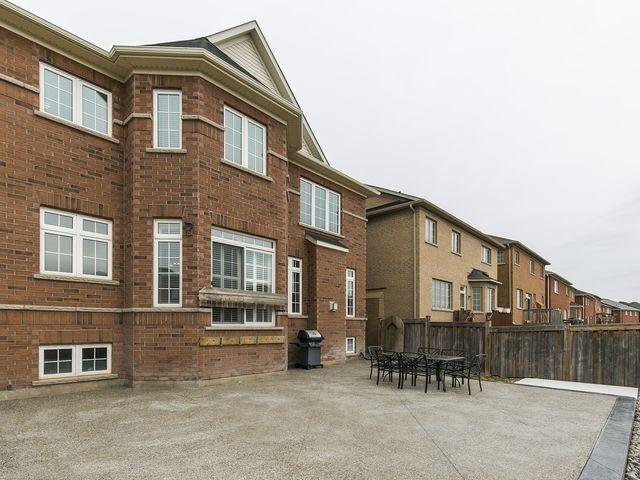 606 Nairn Circ, House detached with 5 bedrooms, 4 bathrooms and 4 parking in Milton ON | Image 33