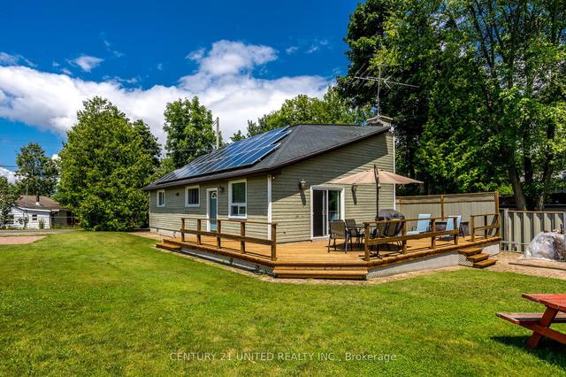 33 Birchcliff Ave, House detached with 3 bedrooms, 1 bathrooms and 6 parking in Kawartha Lakes ON | Image 5