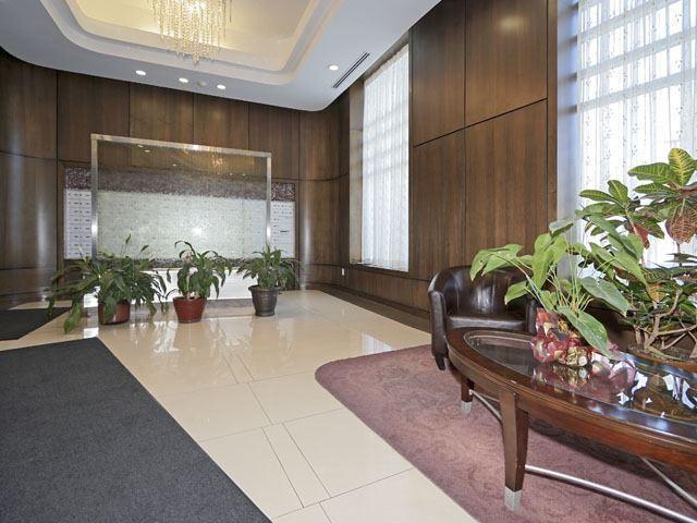 1001 - 18 Valley Woods Rd, Condo with 2 bedrooms, 1 bathrooms and 1 parking in Toronto ON | Image 3