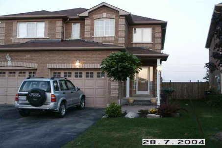84 Twin Pines Cres, House semidetached with 3 bedrooms, 3 bathrooms and 3 parking in Brampton ON | Image 2